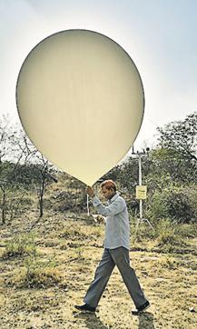 At the Aya Nagar Met observatory in Delhi, balloons with sensor payloads attached are released daily to collect samples of temperature, wind speed and direction and moisture at different levels in the atmosphere. It is one of 43 locations across India where such simultaneous observations are made twice daily. (Biplov Bhuyan/HT PHOTO) At the Aya Nagar Met observatory in Delhi, balloons with sensor payloads attached are released daily to collect samples of temperature, wind speed and direction and moisture at different levels in the atmosphere. It is one of 43 locations across India where such simultaneous observations are made twice daily. (Biplov Bhuyan/HT PHOTO)