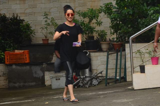 Shraddha Kapoor at a dance class. (Varinder Chawla) Shraddha Kapoor at a dance class. (Varinder Chawla)