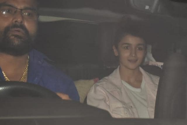 Alia Bhatt arrives at Karan Johar’s residence. (Varinder Chawla) Alia Bhatt arrives at Karan Johar’s residence. (Varinder Chawla)