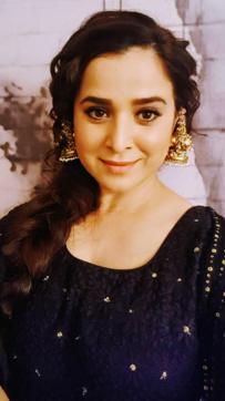 Simone Singh in Bahu Begum.