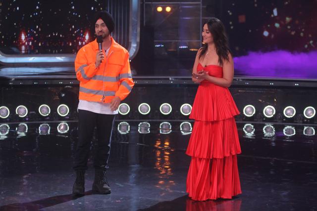 Kareena Kapoor Khan and Diljit Dosanjh on the sets of Dance India Dance