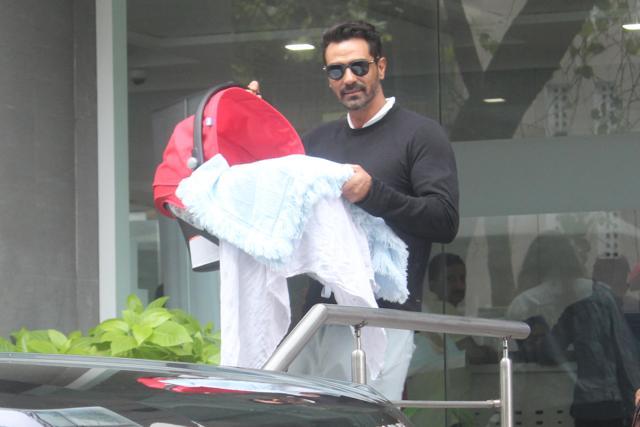 Arjun Rampal takes newborn son home. (Varinder Chawla)