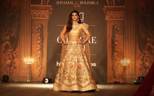 Kriti Sanon, centre, and other models display creations by Indian designers Shyamal & Bhumika during the India Couture Week in New Delhi, India. (AP) Kriti Sanon, centre, and other models display creations by Indian designers Shyamal & Bhumika during the India Couture Week in New Delhi, India. (AP)