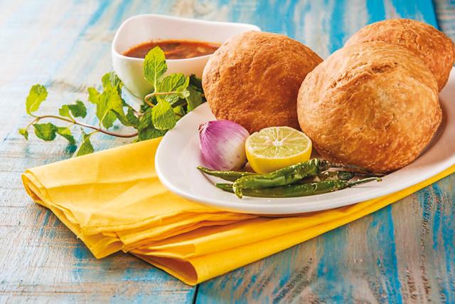The Sehore kachori, which Indore and Bhopal fight over, is eaten with a spicier chutney (Photo: Sehore.nic.in)