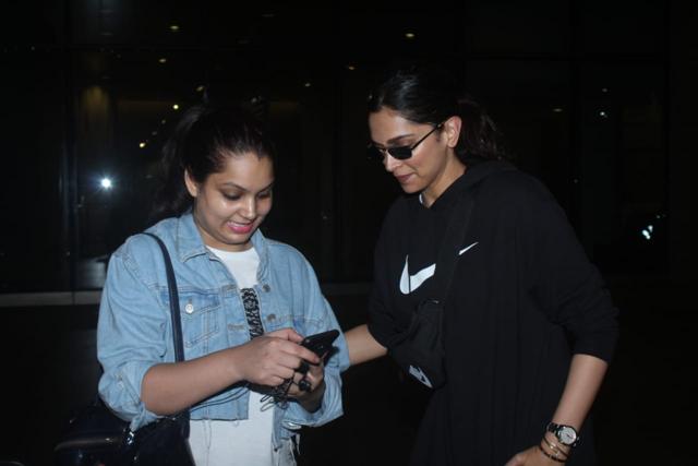Deepika Padukone meets a fan at the airport. (Varinder Chawla) Deepika Padukone meets a fan at the airport. (Varinder Chawla)