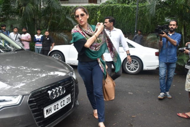 Farah Khan Ali at J Om Prakash’s funeral.
