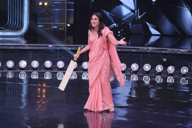 Kareena Kapoor on Dance India Dance sets.