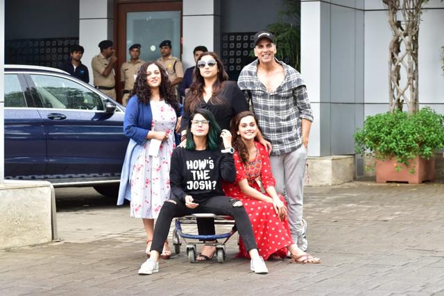The team of Mission Mangal leaves for Delhi. The team of Mission Mangal leaves for Delhi.