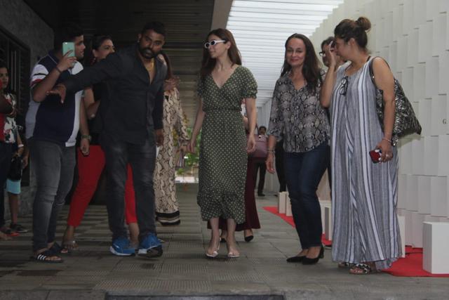 Alia Bhatt with her mother at a restaurant. Alia Bhatt with her mother at a restaurant.