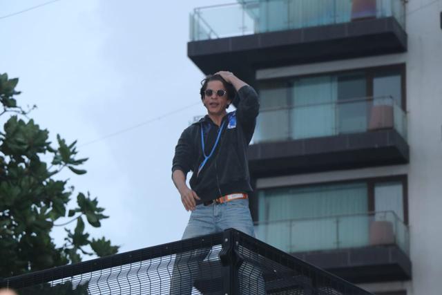Shah Rukh Khan conducts his annual Eid ritual. (Varinder Chawla) Shah Rukh Khan conducts his annual Eid ritual. (Varinder Chawla)