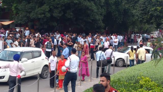 Chandigarh police evacuated Elante Mall in the city after a bomb threat received by its control room. (Sanjeev Sharma/HT Photo)
