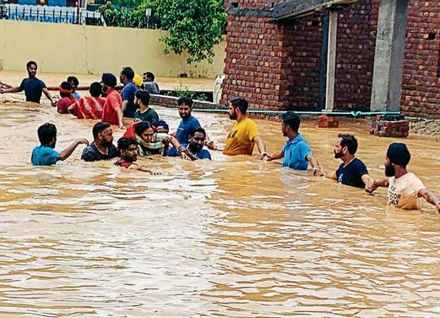 A flooded village Gharat in Kiratpur Sahib Area of Rupnagar district, Punjab. (HT Photo ) A flooded village Gharat in Kiratpur Sahib Area of Rupnagar district, Punjab. (HT Photo )