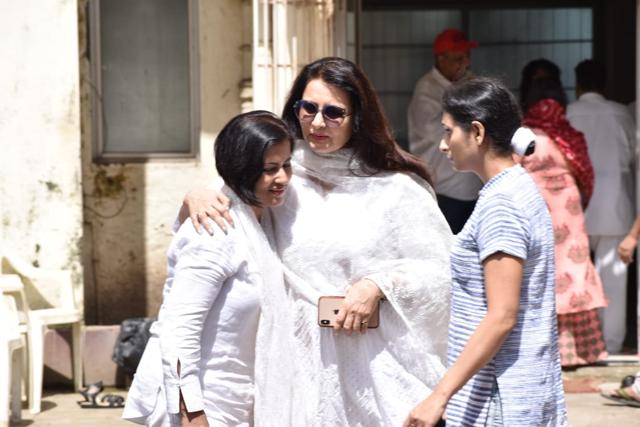 Poonam Dhillon at Khayyam’s funeral. (Varinder Chawla) Poonam Dhillon at Khayyam’s funeral. (Varinder Chawla)