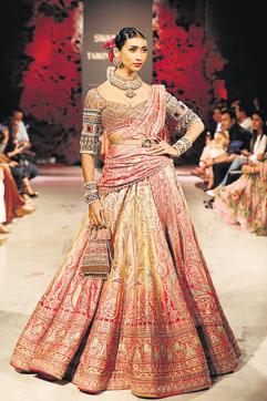 An ensemble from Tarun Tahiliani’s Bloom collection. An ensemble from Tarun Tahiliani’s Bloom collection.