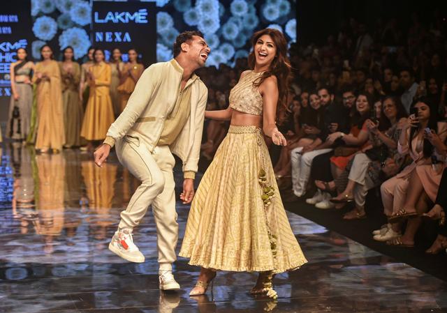Shilpa Shetty displays the collection of designer Punit Balana at Lakme Fashion Week Winter/Festive 2019, in Mumbai, Sunday, Aug. 25. (PTI) Shilpa Shetty displays the collection of designer Punit Balana at Lakme Fashion Week Winter/Festive 2019, in Mumbai, Sunday, Aug. 25. (PTI)