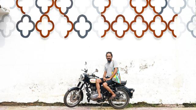 JAALI WORK: M-Pravat, New Delhi-based artist installed painted metal cut-outs. (Asian Paints) JAALI WORK: M-Pravat, New Delhi-based artist installed painted metal cut-outs. (Asian Paints)