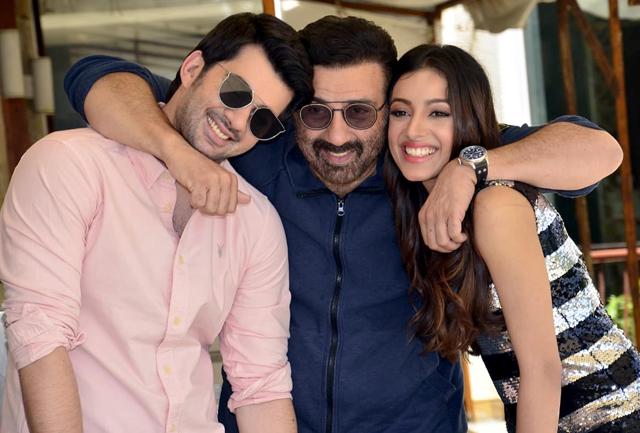 Bollywood Actor and MP Sunny Deol with Actors Karan Deol and Sahher Bambba poses during the promotion of their upcoming film Pal Pal Dil Ke Paas in Mumbai. Bollywood Actor and MP Sunny Deol with Actors Karan Deol and Sahher Bambba poses during the promotion of their upcoming film Pal Pal Dil Ke Paas in Mumbai.