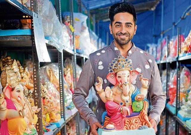 Ayushmann Khurrana with the Ganpati. (HT Photo) Ayushmann Khurrana with the Ganpati. (HT Photo)