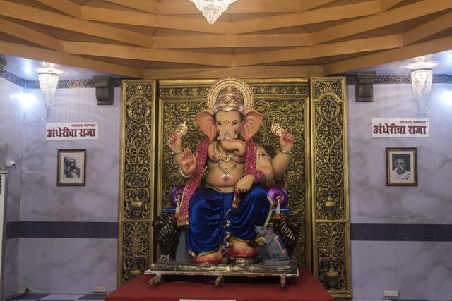The Andhericha Raja Muka Darshan at Andheri(W) in Mumbai. (Satyabrata Tripathy/HT Photo) The Andhericha Raja Muka Darshan at Andheri(W) in Mumbai. (Satyabrata Tripathy/HT Photo)