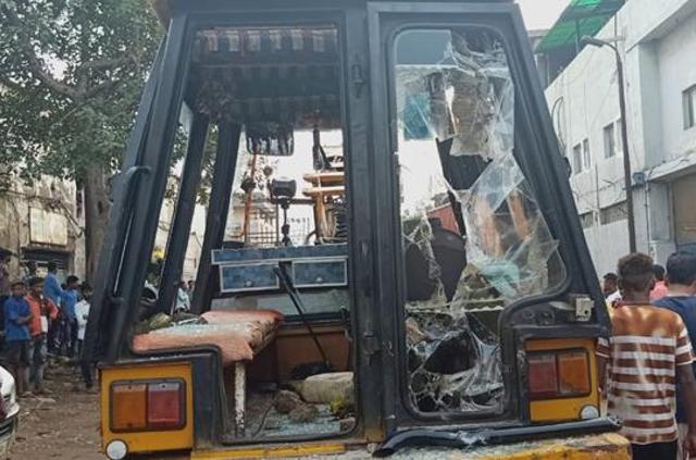 After nabbing the accused driver and beating him up, locals also vandalised the vehicle he was driving. (HT Photo) After nabbing the accused driver and beating him up, locals also vandalised the vehicle he was driving. (HT Photo)