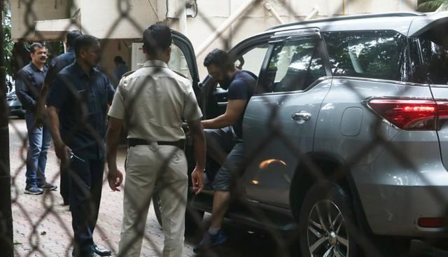Aamir Khan in Mumbai. Is this his Laal Singh Chaddha look? (Varinder Chawla) Aamir Khan in Mumbai. Is this his Laal Singh Chaddha look? (Varinder Chawla)