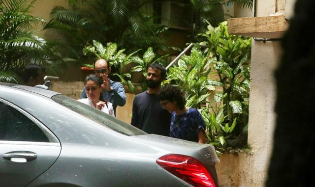 Kareena with Kiran and Advait Chandan. (Varinder Chawla) Kareena with Kiran and Advait Chandan. (Varinder Chawla)