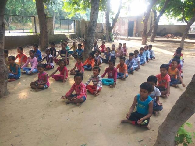 A class in session by Usha Gaur in a corridor of Sector 31, Huda Market. (Parveen Kumar/HT Photo) A class in session by Usha Gaur in a corridor of Sector 31, Huda Market. (Parveen Kumar/HT Photo)
