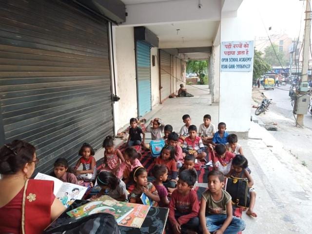 Students at one of the schools run by Roshan Kumar Rawat in Gurugram. (Parveen Kumar/HT Photo) Students at one of the schools run by Roshan Kumar Rawat in Gurugram. (Parveen Kumar/HT Photo)