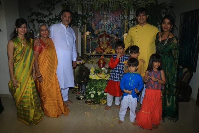 Vivek Oberoi celebrates Ganesh Utsav. (Varinder Chawla) Vivek Oberoi celebrates Ganesh Utsav. (Varinder Chawla)