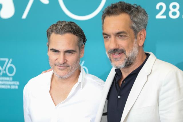 Actor Joaquin Phoenix (L) and director Todd Phillips attend a photocall for the film Joker during the 76th Venice International Film Festival in Venice, Italy, on August 31, 2019. (Xinhua) Actor Joaquin Phoenix (L) and director Todd Phillips attend a photocall for the film Joker during the 76th Venice International Film Festival in Venice, Italy, on August 31, 2019. (Xinhua)