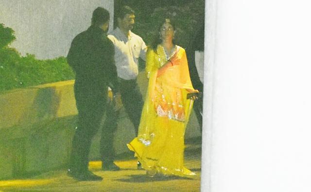 Alia Bhatt spotted at Ranbir Kapoor’s house. Alia Bhatt spotted at Ranbir Kapoor’s house.