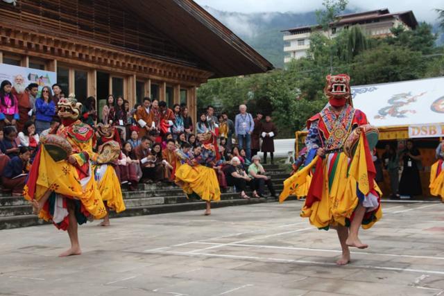 Dance of the drums by students of the Royal Academy of Performing Arts. (Mountain Echoes) Dance of the drums by students of the Royal Academy of Performing Arts. (Mountain Echoes)
