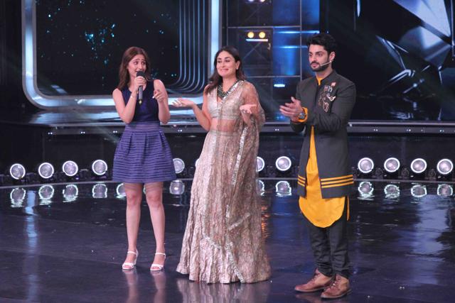 Kareena Kapoor shoots for Dance India Dance.