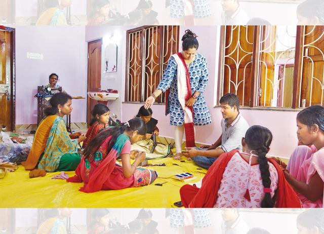 Gina instructs artisans during a workshop Gina instructs artisans during a workshop