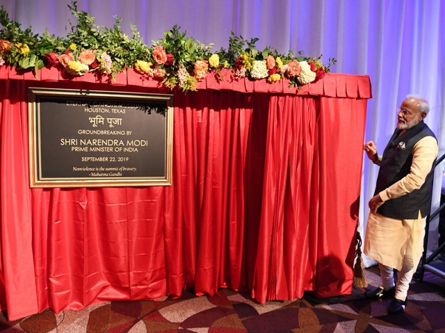 PM Modi unveiled the plaque of the groundbreaking ceremony for the Eternal Gandhi Museum in Houston. (Pholto Credit: PIB India / Twitter ) PM Modi unveiled the plaque of the groundbreaking ceremony for the Eternal Gandhi Museum in Houston. (Pholto Credit: PIB India / Twitter )
