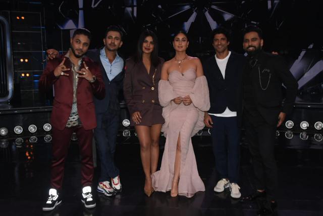 Priyanka Chopra and Farhan Akhtar pose with Kareena and team on sets of Dance India Dance. (Varinder Chawla) Priyanka Chopra and Farhan Akhtar pose with Kareena and team on sets of Dance India Dance. (Varinder Chawla)