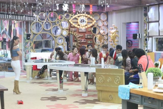 Bigg Boss 13: Ameesha Patel asks contestants to play a game to earn food.