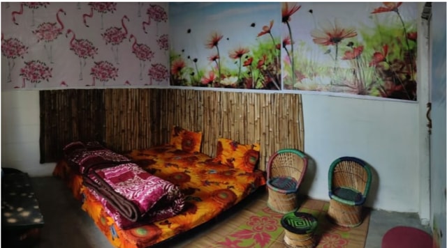 Plastic helps in better insulation from cold. (HT photo) Plastic helps in better insulation from cold. (HT photo)