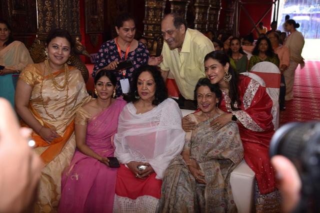 Kajol and family come together for a picture during Durga Puja. (Varinder Chawla) Kajol and family come together for a picture during Durga Puja. (Varinder Chawla)