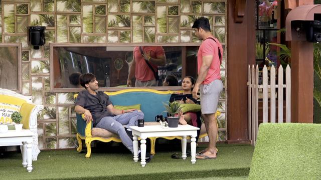 Rashami Desai (centre) and Sidharth Shukla (right) in the garden area. Rashami Desai (centre) and Sidharth Shukla (right) in the garden area.