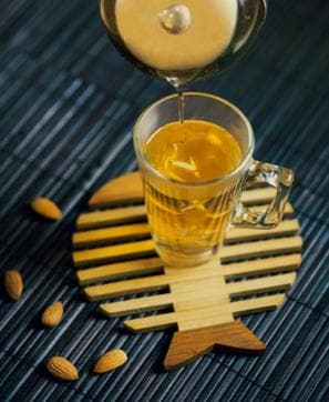 A hot flavourful Kashmiri kahwa is the classic way to unwind in the bitter cold. (HT FILE) A hot flavourful Kashmiri kahwa is the classic way to unwind in the bitter cold. (HT FILE)