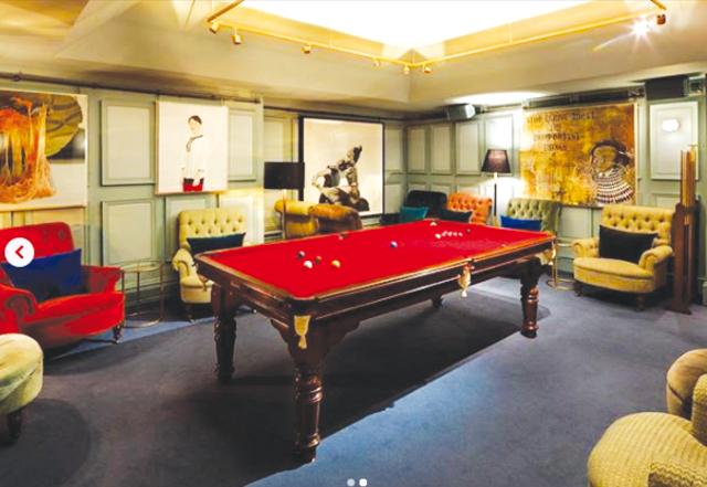 The most notable revolt against the English club culture came with the foundation of the Groucho Club in London The most notable revolt against the English club culture came with the foundation of the Groucho Club in London