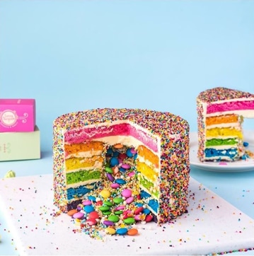 Surprise centre cake by The Sassy Teaspoon