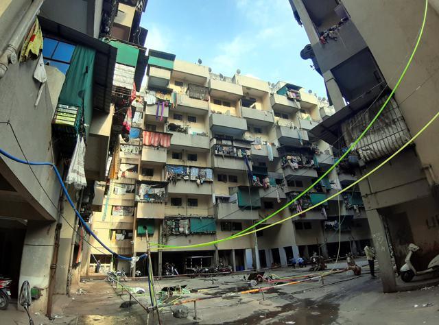 Pune Cantonment faces residential problems of water supply. (Rahul Raut/HT PHOTO)