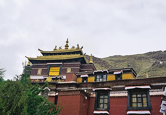 Make a wish by writing it on a slip of paper at the Tashi Lhunpo Monastery in Shigatse (Rezaul H Laskar) Make a wish by writing it on a slip of paper at the Tashi Lhunpo Monastery in Shigatse (Rezaul H Laskar)