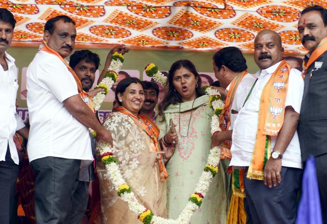 Pankaja Munde at Walvekar Lawns Satara Road in Pune, on Sunday. (Rahul Raut/HT PHOTO)