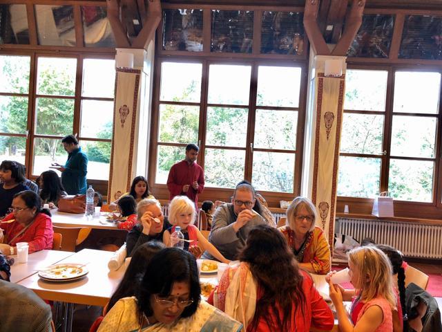 Bengalis and locals in Germany gorge on Bengalis and locals in Germany gorge on