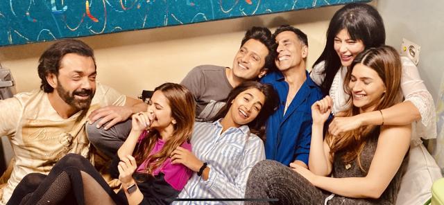 The cast of Housefull 4 having fun on the Housefull 4 express. The cast of Housefull 4 having fun on the Housefull 4 express.