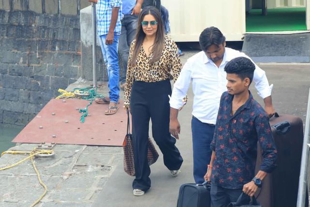 Gauri Khan on her way to Alibaug.