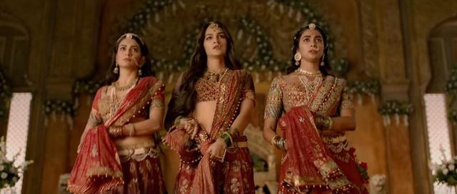The trio of female actors in Housefull 4 is hit-or-miss.